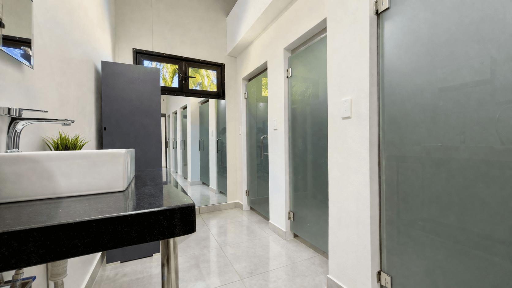 rizz suites bathroom gym