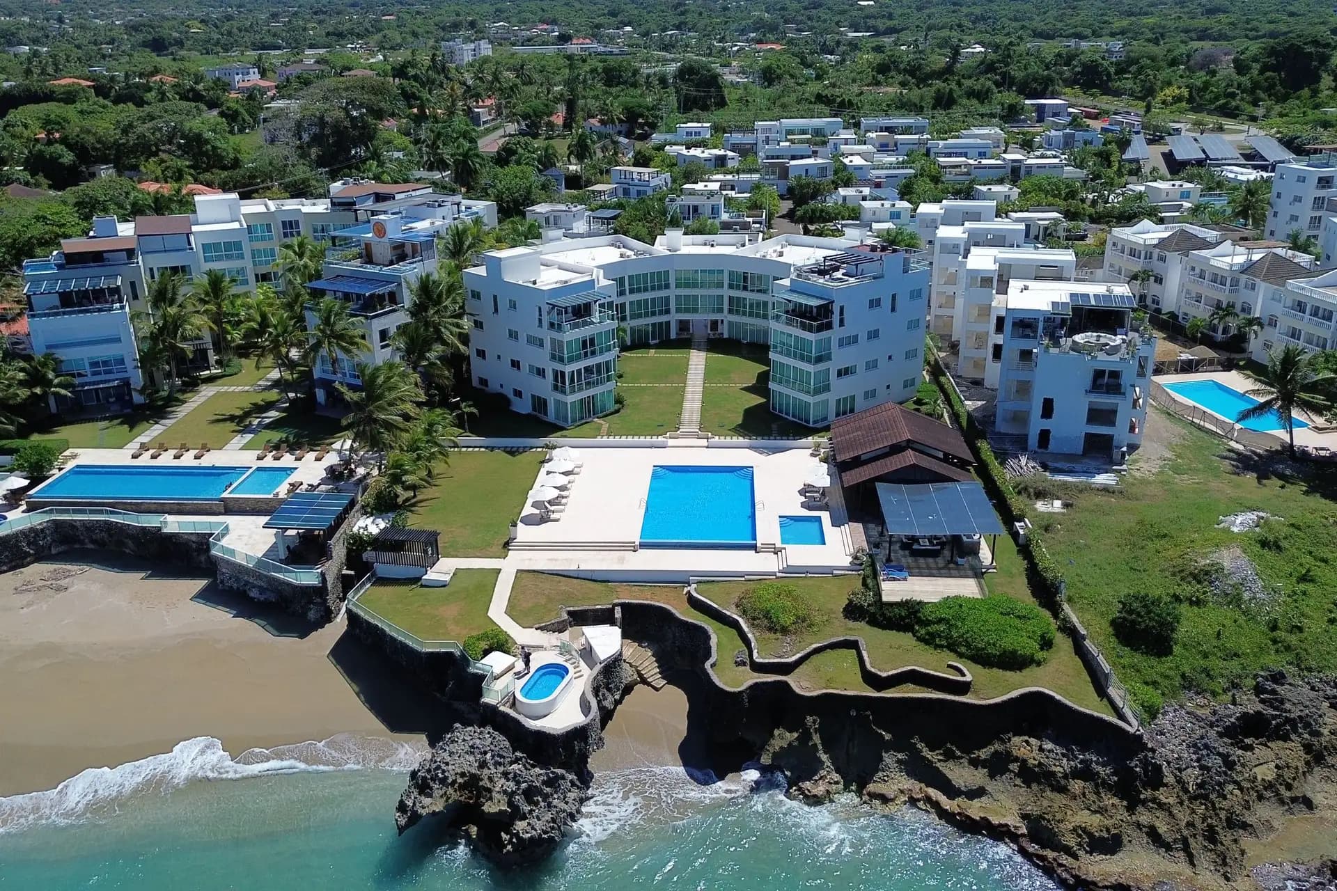 Oceanfront 4-Bedroom Penthouse with Rooftop & Panoramic Views in Laguna Beach, Sosúa – Luxury Real Estate for Sale, Sosúa